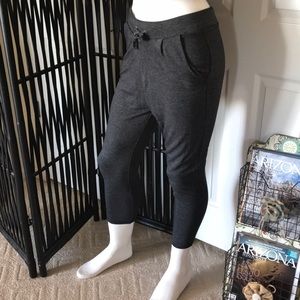 H&M Divided Black Leggings With Back Slot Pocket